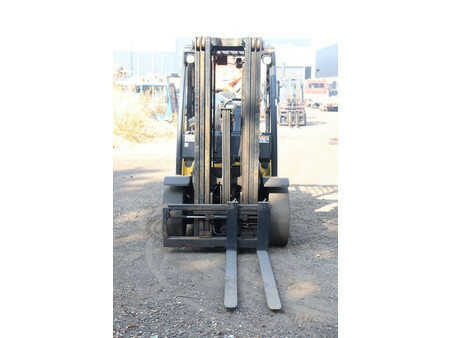 Treibgasstapler 2017  Yale GLP25VXE2170 (8)