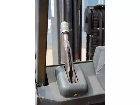 Treibgasstapler 1991  Yale GLP25-E2185 (25)