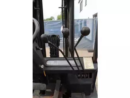 Treibgasstapler 1991  Yale GLP25-E2185 (27)