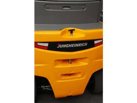 El truck - 4 hjulet 2019  Jungheinrich EFG318 (17)