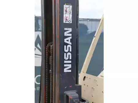 Empilhador a gás - Nissan PF02A200 (12)