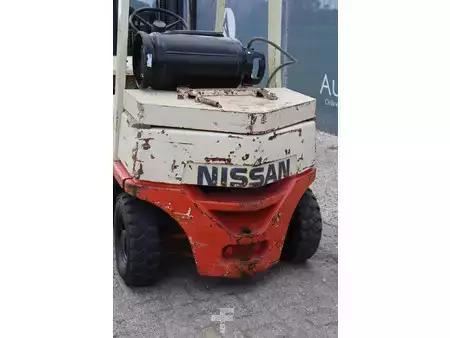 Empilhador a gás - Nissan PF02A200 (16)
