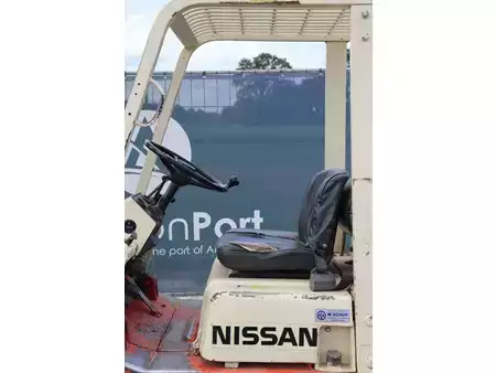 Empilhador a gás - Nissan PF02A200 (21)