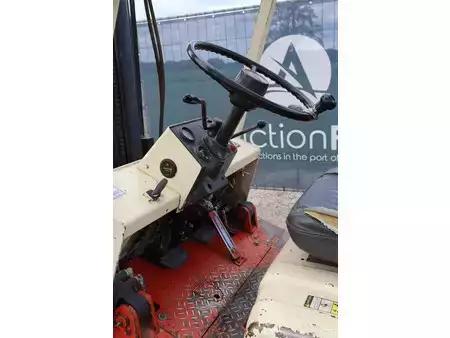Empilhador a gás - Nissan PF02A200 (23)
