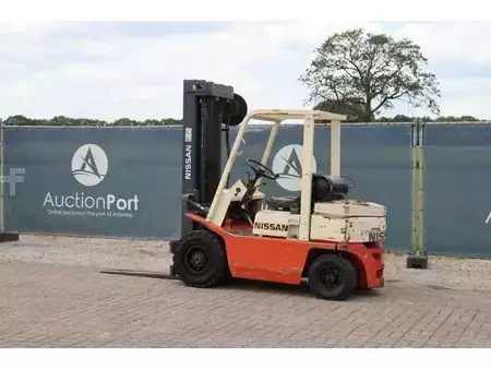 Empilhador a gás - Nissan PF02A200 (3)