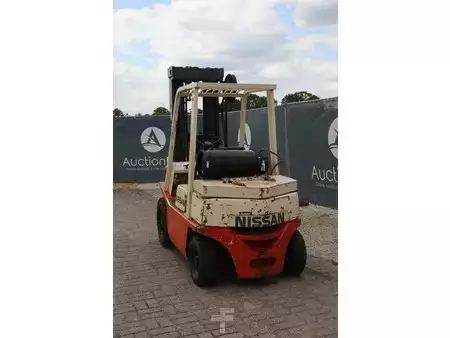 Empilhador a gás - Nissan PF02A200 (4)