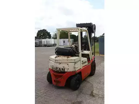 Empilhador a gás - Nissan PF02A200 (6)