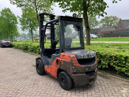 Diesel heftrucks 2011  Toyota D-52-8FD30 (3)
