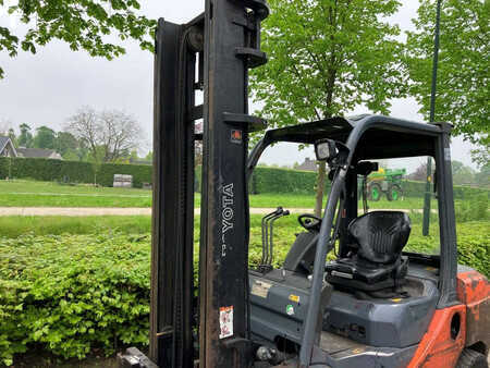 Diesel heftrucks 2011  Toyota D-52-8FD30 (8)