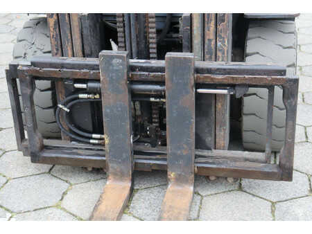 Eléctrica de 4 ruedas 2005  Toyota 7FBMF25 (15)