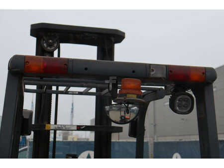 Eléctrica de 4 ruedas 2005  Toyota 7FBMF25 (21)