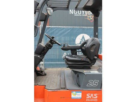 Eléctrica de 4 ruedas 2005  Toyota 7FBMF25 (25)