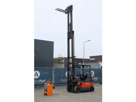 Eléctrica de 4 ruedas 2005  Toyota 7FBMF25 (37)