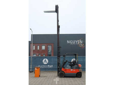 Eléctrica de 4 ruedas 2005  Toyota 7FBMF25 (38)