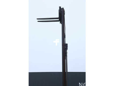 Eléctrica de 4 ruedas 2005  Toyota 7FBMF25 (40)