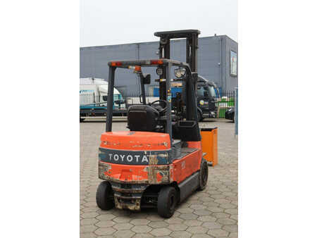 Eléctrica de 4 ruedas 2005  Toyota 7FBMF25 (6)