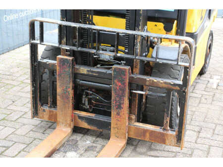 Wózki widłowe diesel 2010  Yale GDP30VX E2345 (10)