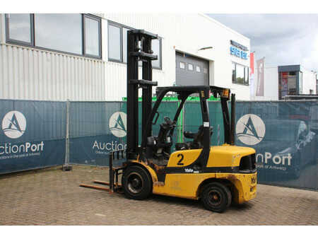 Wózki widłowe diesel 2010  Yale GDP30VX E2345 (3)