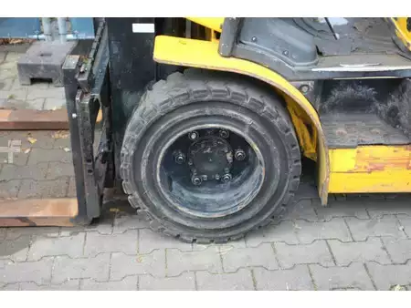 Gasoltruck 2012  Hyundai 33L-7A (14)