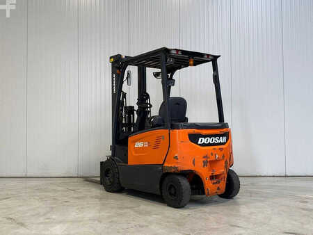 Doosan B25X-7