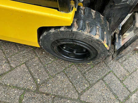 Chariots électriques à 4 roues 2004  Yale ERP20ATF (12)