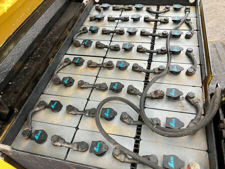 Chariots électriques à 4 roues 2004  Yale ERP20ATF (18)