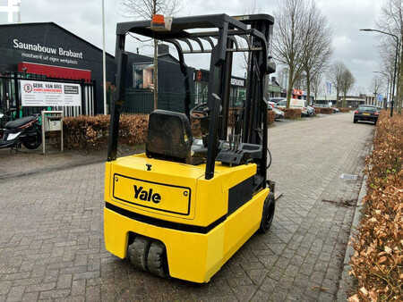 Chariots électriques à 4 roues 2004  Yale ERP20ATF (4)