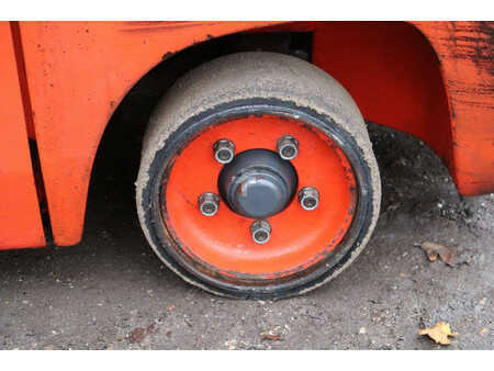 Treibgasstapler 2018  Linde H32CT (15)