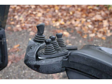 Treibgasstapler 2018  Linde H32CT (26)