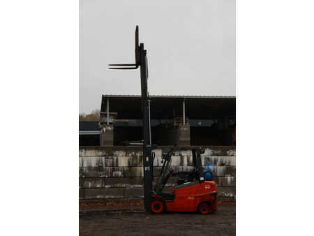 Treibgasstapler 2018  Linde H32CT (38)