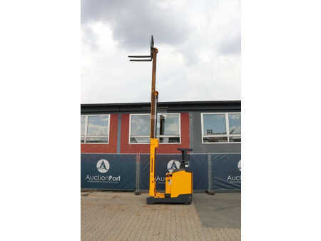 Reachtrucks 2015  Jungheinrich ETM 216 (25)