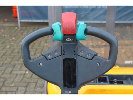 Magasemelésű béka 2016  Jungheinrich EJC 112 (18)