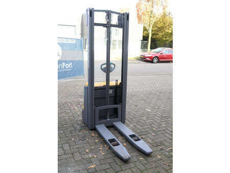 Magasemelésű béka 2016  Jungheinrich EJC 112 (7)