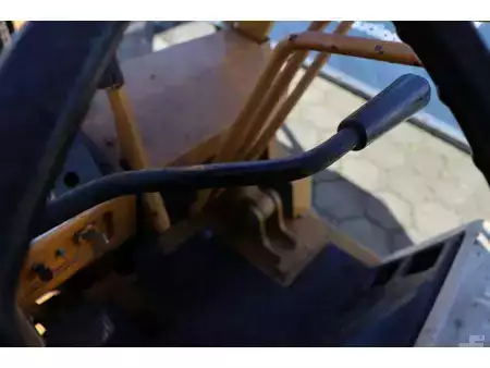 Carretilla elevadora diésel - Komatsu FD20-7 (28)