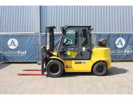 Carretilla elevadora GLP 2013  Hyundai 45L-7A (2)