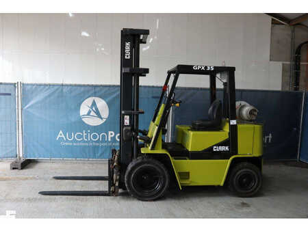 Propane Forklifts 1993  Clark GPX35 (1)