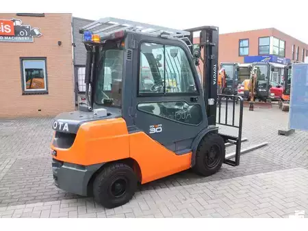 Carrelli elevatori diesel 2020  Toyota 02-8FDF30 (6)