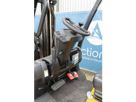 Diesel heftrucks 2012  Yale GLP35VX (18)