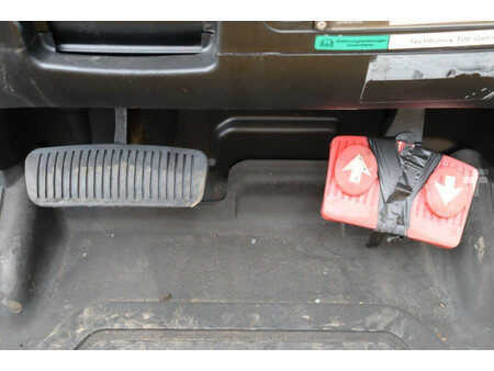Diesel heftrucks 2012  Yale GLP35VX (20)