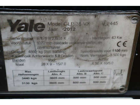 Diesel heftrucks 2012  Yale GLP35VX (21)
