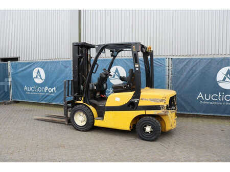 Diesel heftrucks 2012  Yale GLP35VX (3)