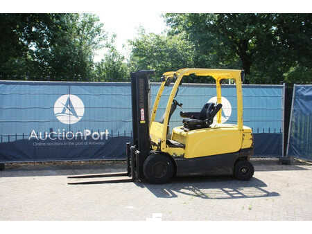 Eléctrico - 4 rodas 2016  Hyster J3.0XN (1)