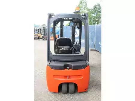 Elektryczne 4-kołowe 2017  Fenwick E16L-02 (5)