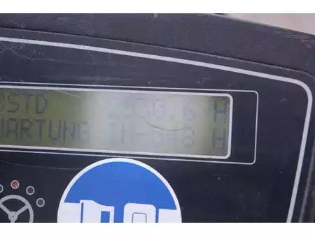 Chariots électriques à 4 roues 2001  Clark CTM 16 S (25)