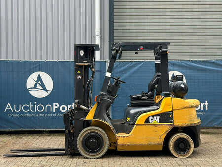LPG heftrucks  CAT Lift Trucks GP25NT (2) 