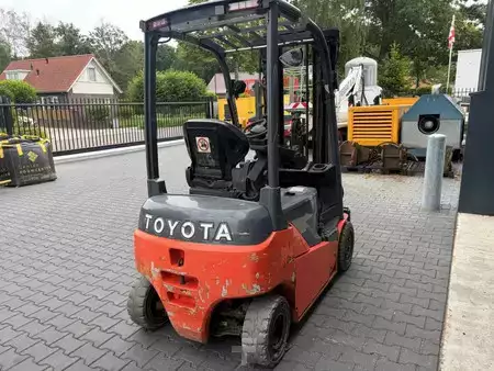 Elektro 4 Rad 2017  Toyota 8FBMK16T (5)
