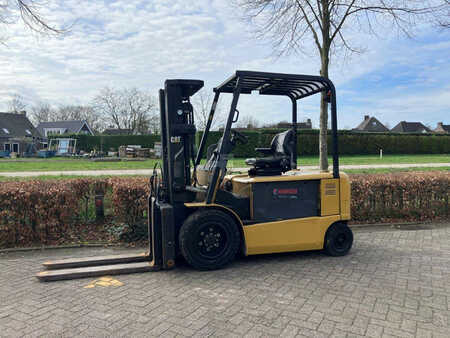 Elektro čtyřkolový VZV 2009  CAT Lift Trucks EP30K (1)