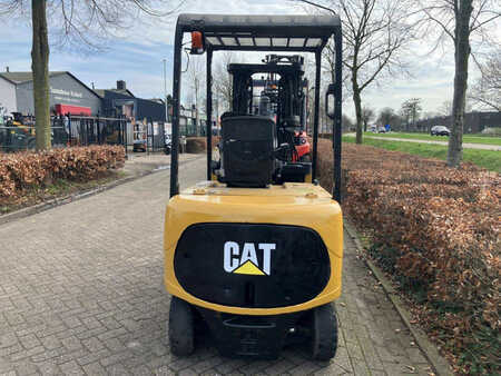 Chariot 4 roues électrique 2009  CAT Lift Trucks EP30K (4)