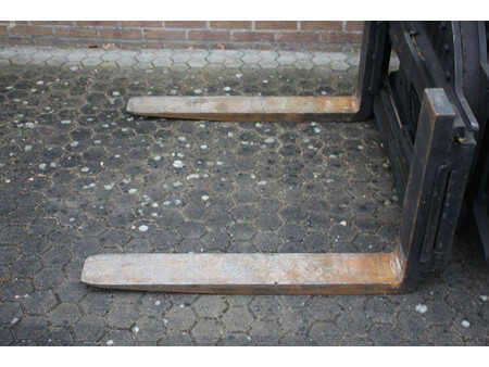 Gas gaffeltruck 2004  Yale GLP30TF (11)