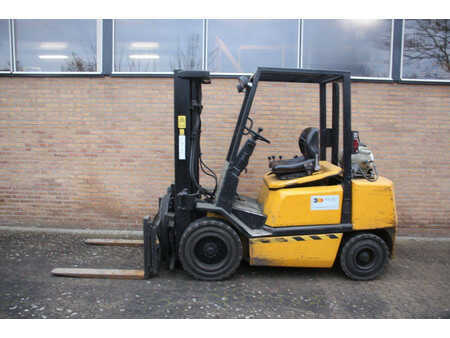 Gas gaffeltruck 2004  Yale GLP30TF (2)